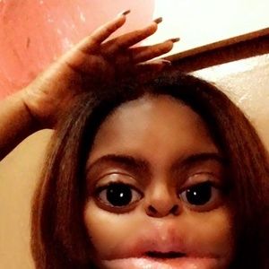 Meet your Posher, Charlee